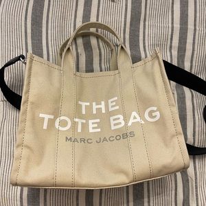 Marc Jacobs Medium The Tote Bag
